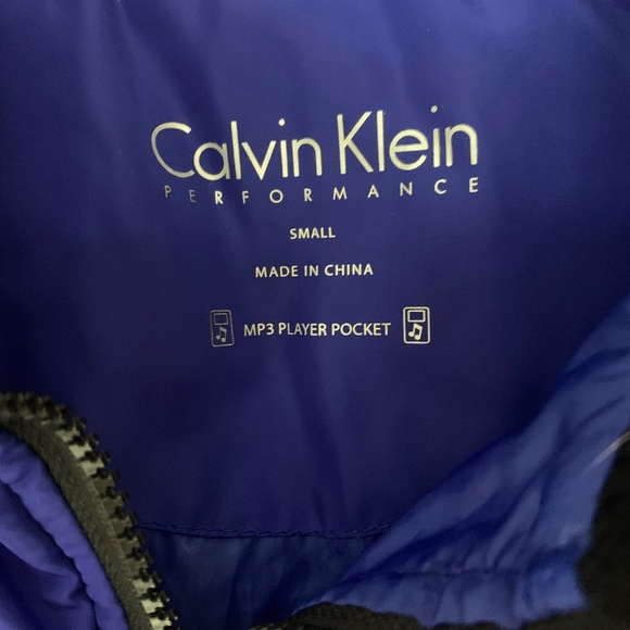 Calvin Klein Puffer Vest NWOT - Picture 3 of 3
